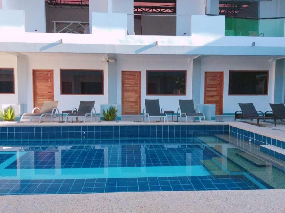 Ocean Holic Resort Тагбиларан Сити Екстериор снимка